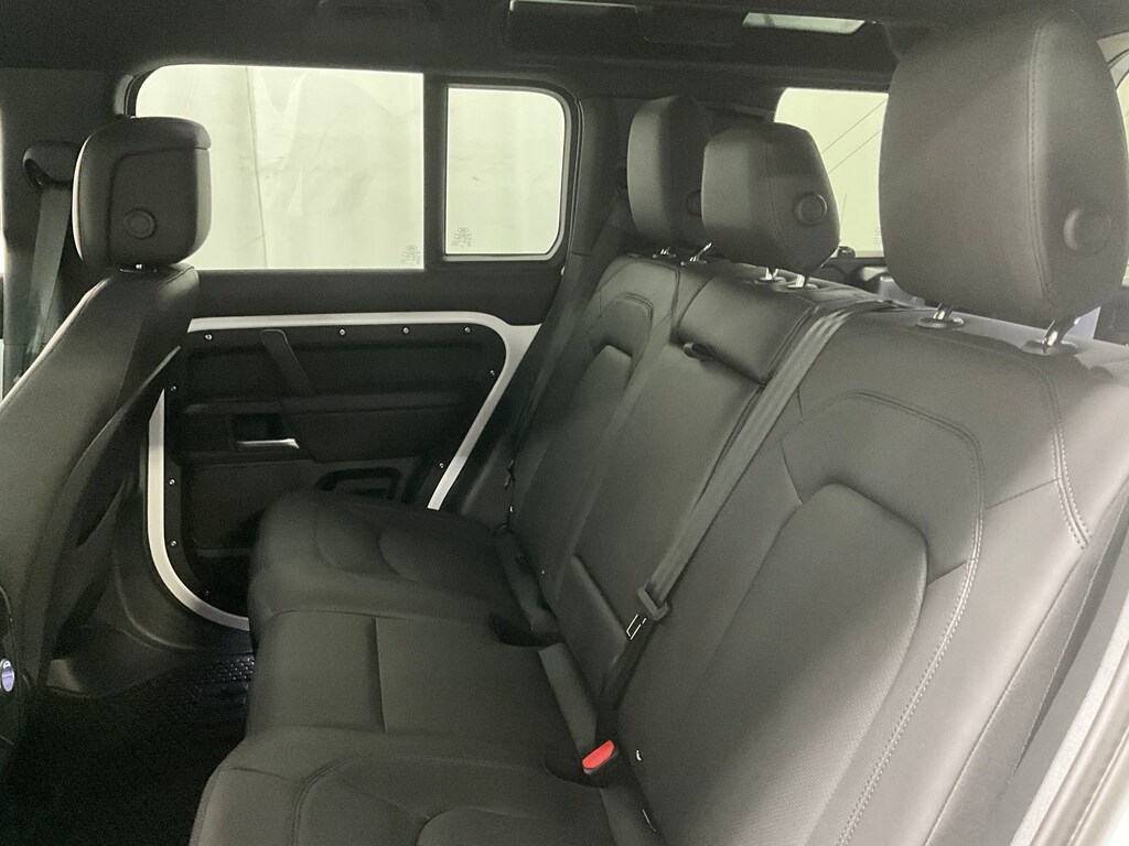 New 2025 Land Rover Defender X-Dynamic SE 110 P500 X-Dynamic SE