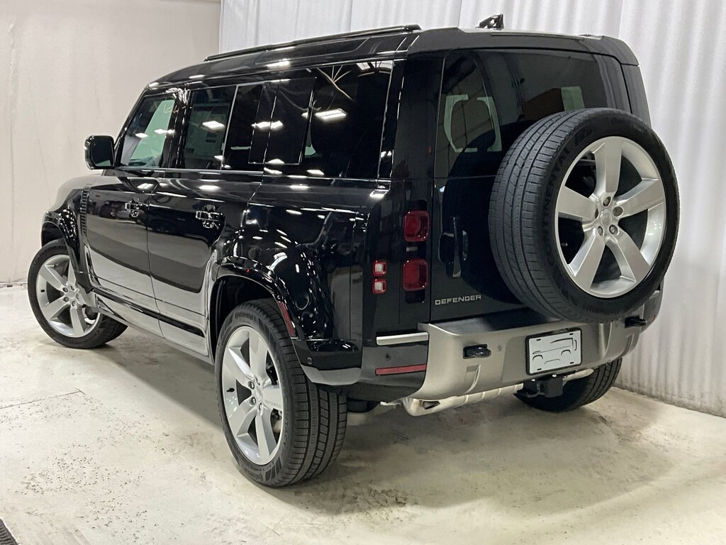 New 2025 Land Rover Defender X-Dynamic SE 110 P400 X-Dynamic SE