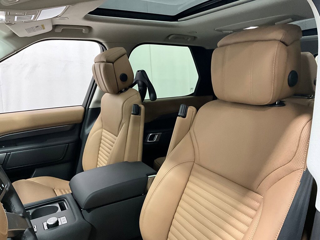 New 2025 Land Rover Discovery Metropolitan Edition P360 Metropolitan Edition