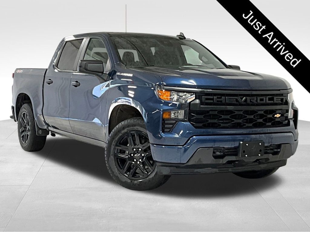 Used 2022 Chevrolet Silverado 1500 Custom 4WD Crew Cab 147 Custom