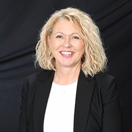Staff member Donna Overton from ID_f48a7a54cdd0