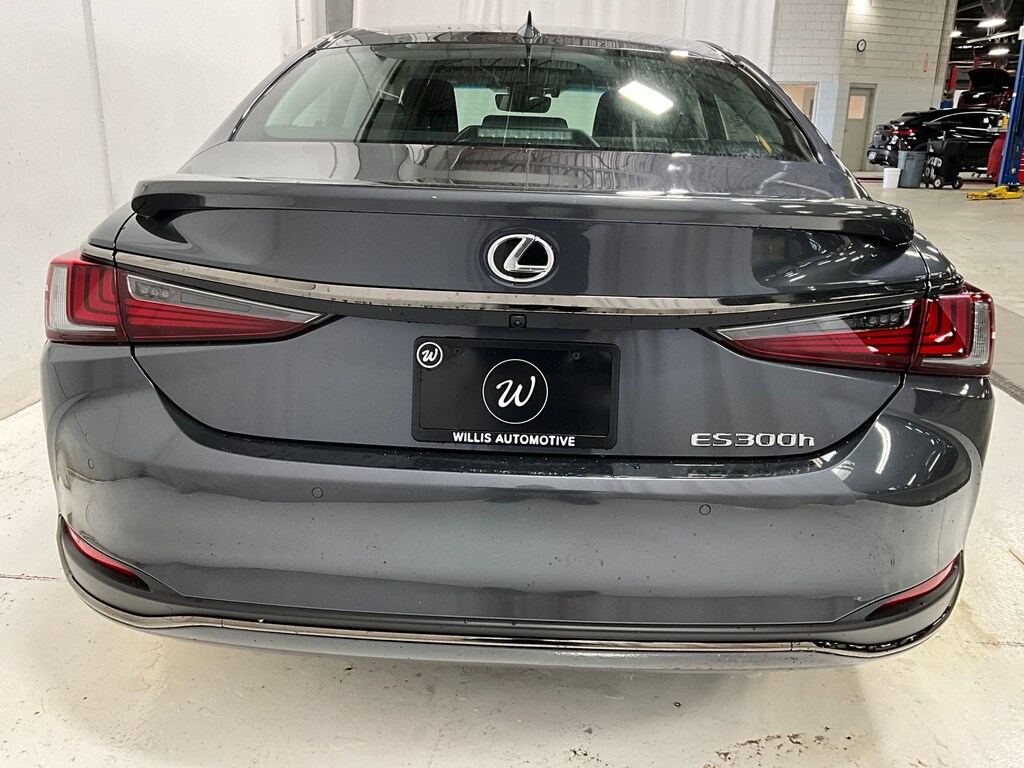 New 2025 Lexus ES ES 300h F SPORT Design ES 300h F SPORT Design FWD