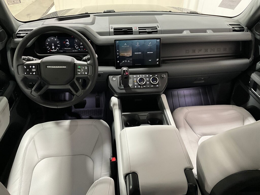 New 2025 Land Rover Defender X-Dynamic SE 110 P400 X-Dynamic SE