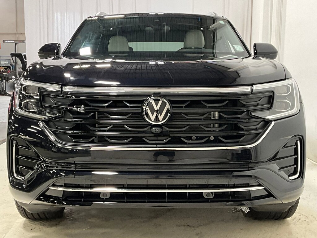 Used 2024 Volkswagen Atlas Cross Sport 2.0T SEL Premium R-Line 2.0T SEL Premium R-Line 4MOTION