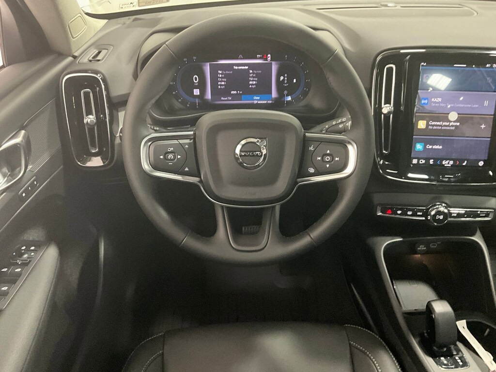 New 2025 Volvo XC40 Core Bright Theme B5 AWD Core Bright Theme