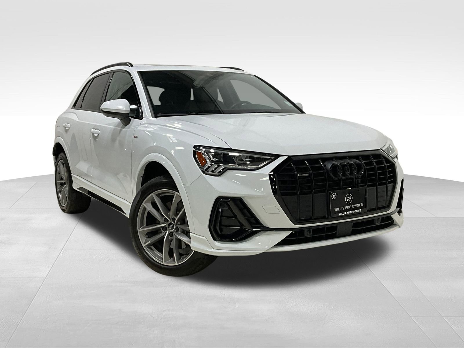 2024 Audi Q3 S Line Premium's photo