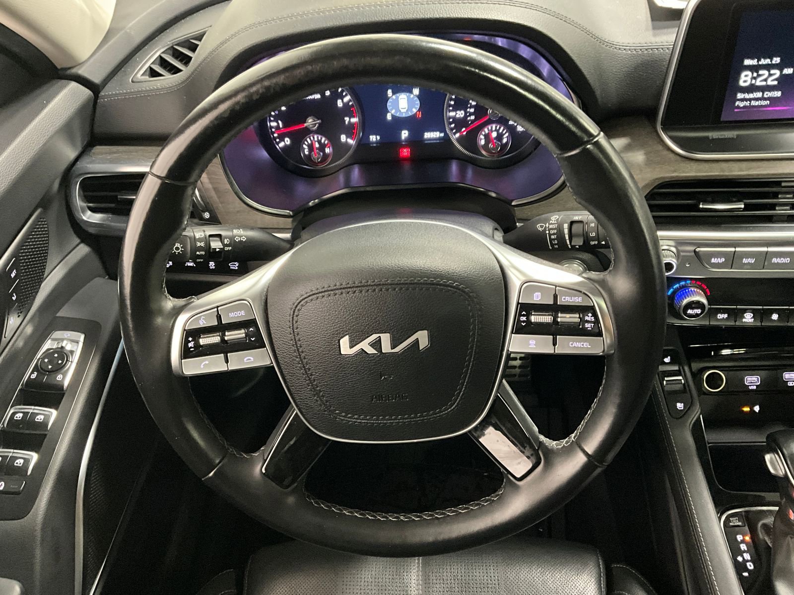 2022 Kia Telluride SX photo 2