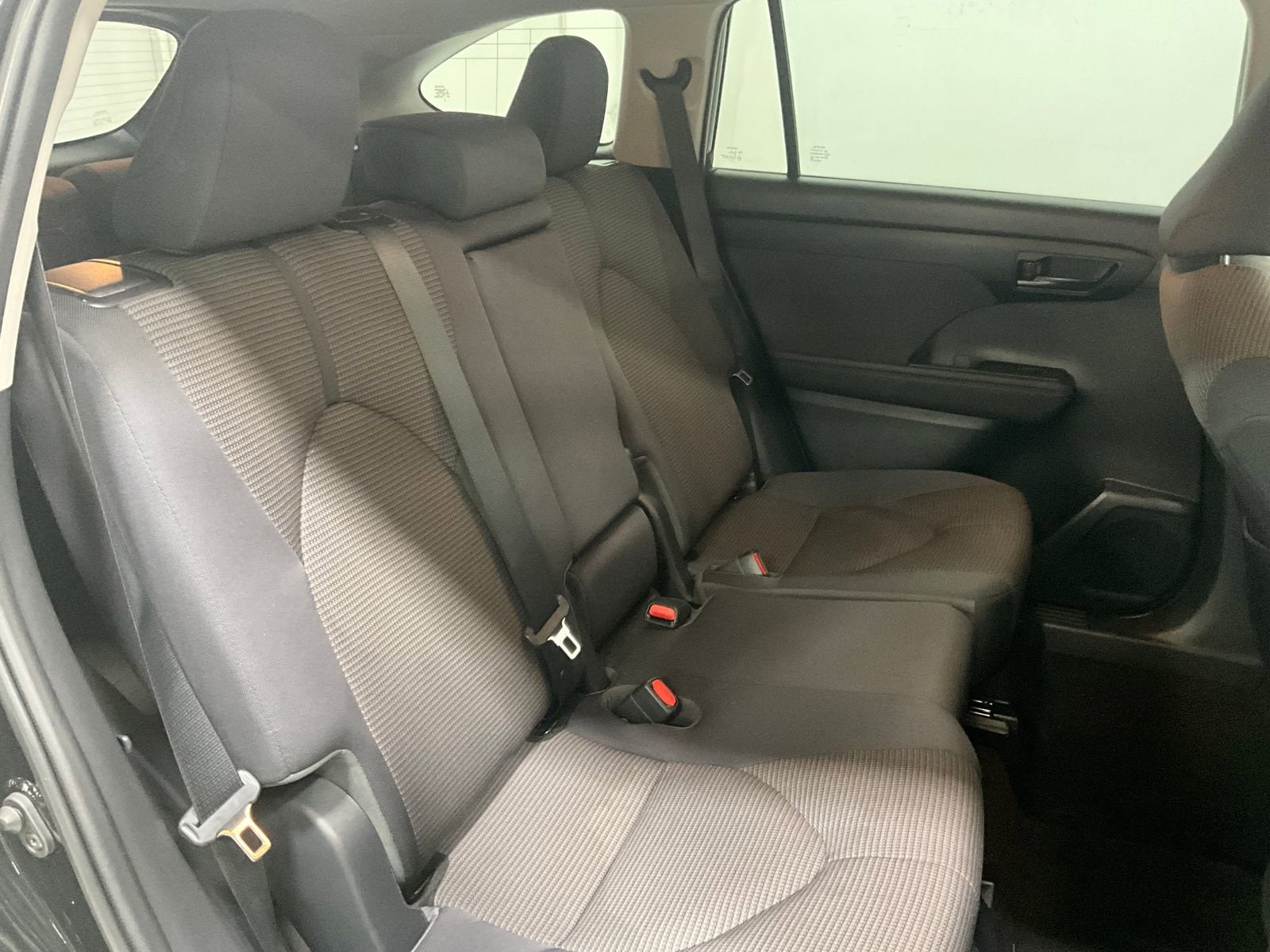 2023 Toyota Highlander L - Photo 22