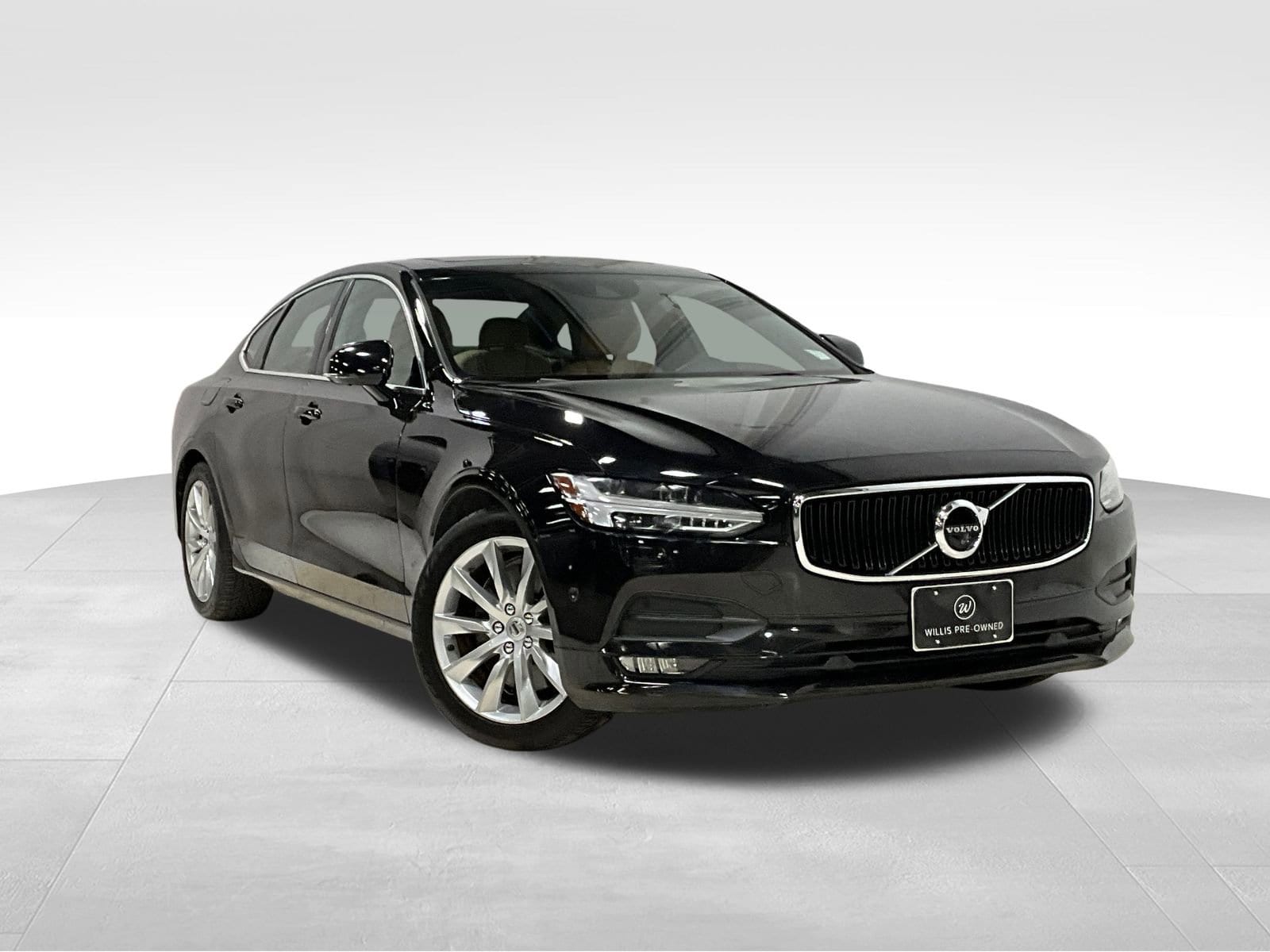 2017 Volvo S90 Momentum's photo