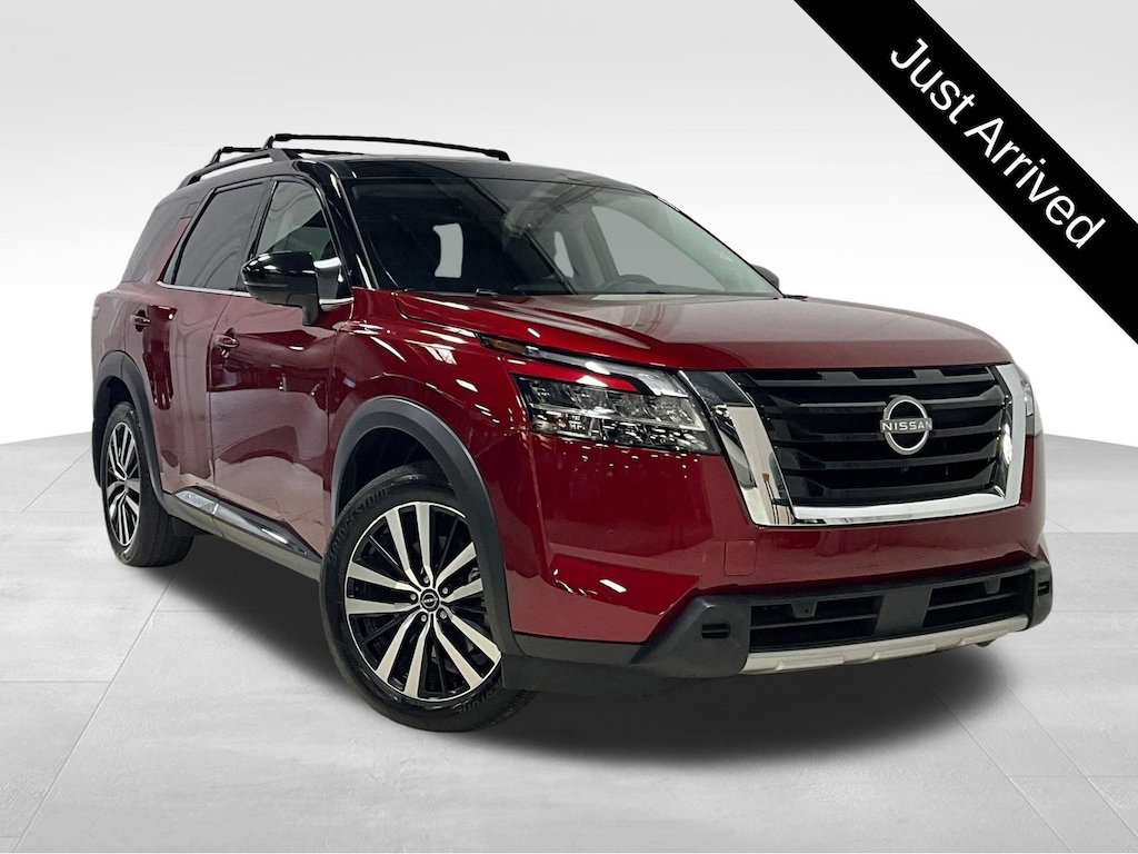 Used 2024 Nissan Pathfinder Platinum
