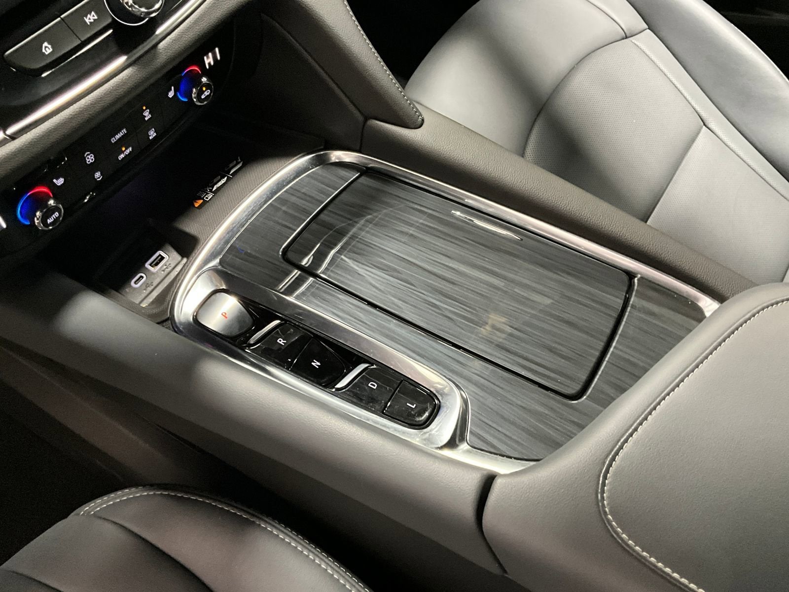 2024 Buick Enclave Essence - Photo 17