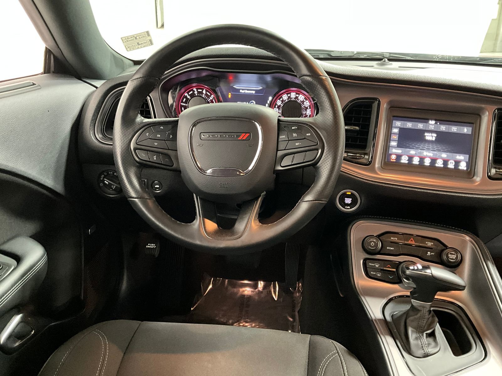 2023 Dodge Challenger SXT photo 4