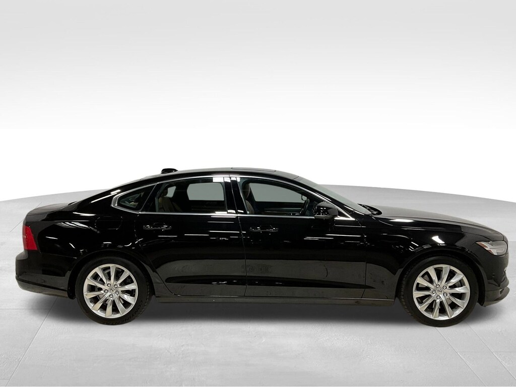 Used 2017 Volvo S90 Momentum
