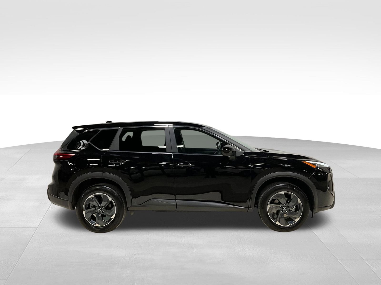 2024 Nissan Rogue SV - Photo 3