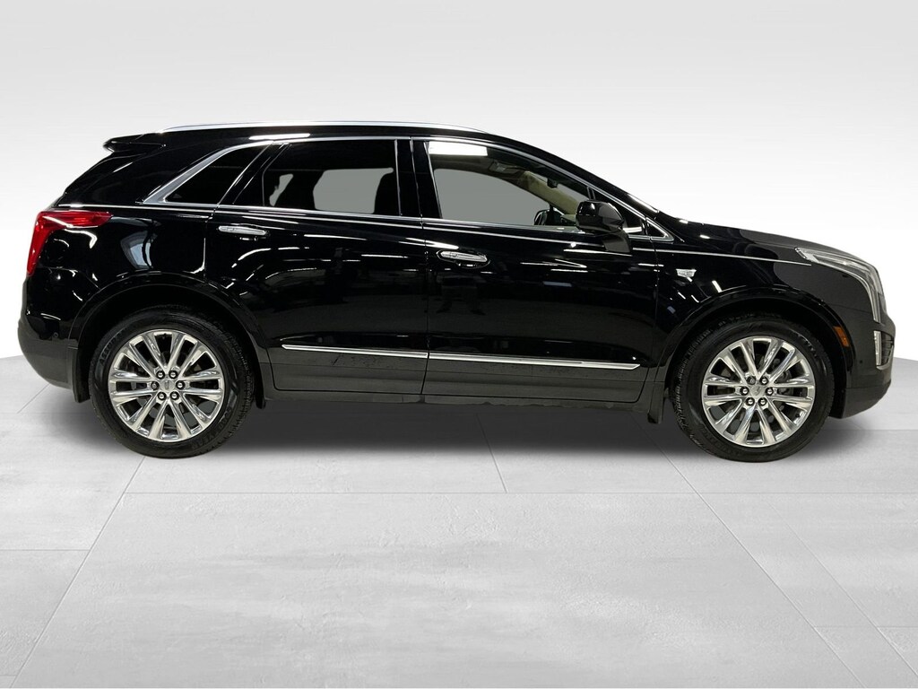 Used 2017 CADILLAC XT5 Platinum AWD SUV