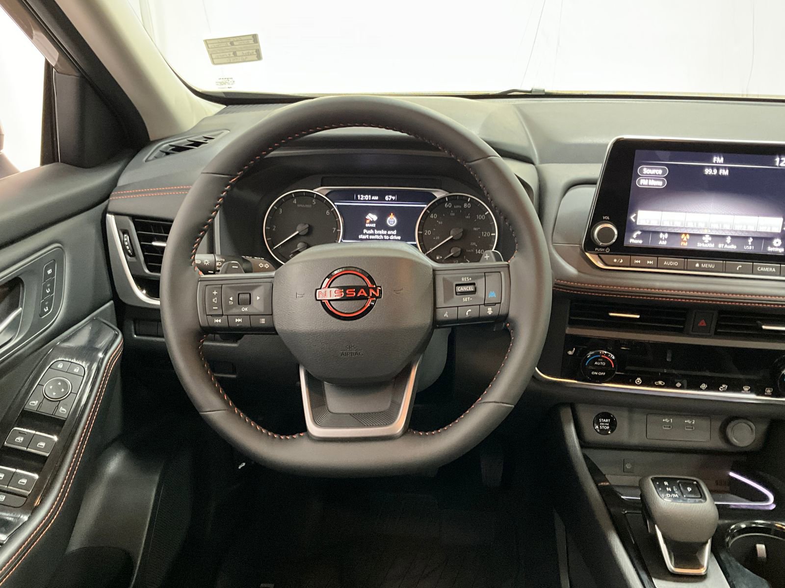 2025 Nissan Rogue SV photo 4