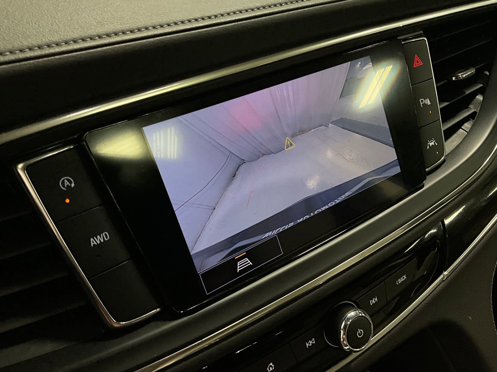 2023 Buick Enclave Essence - Photo 17