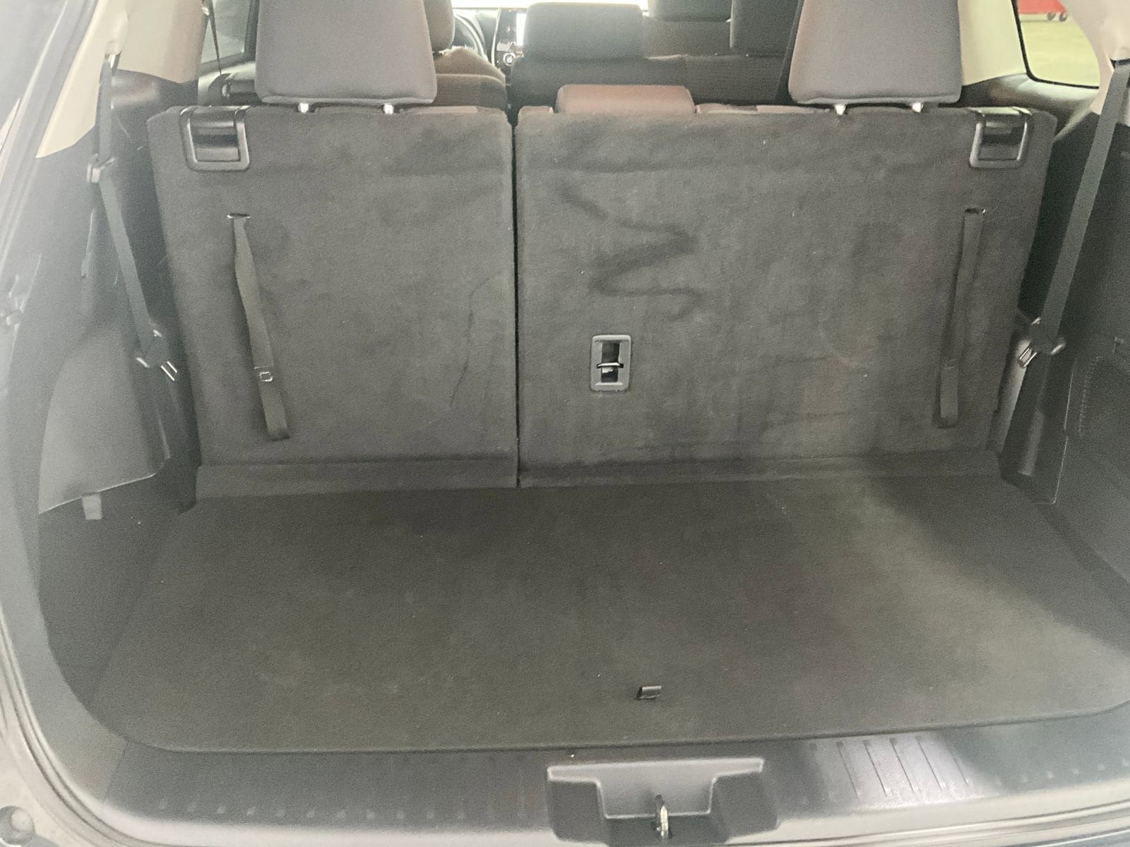 2023 Toyota Highlander L - Photo 24