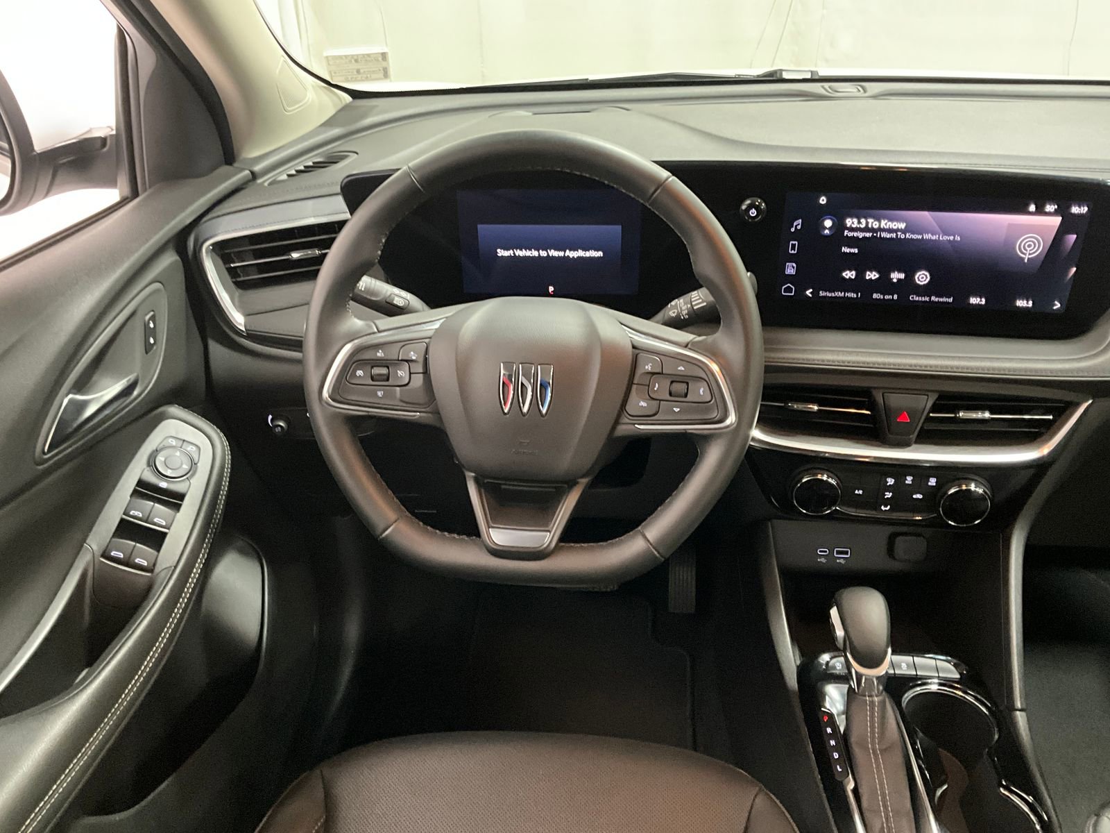 2024 Buick Encore GX Sport Touring photo 2