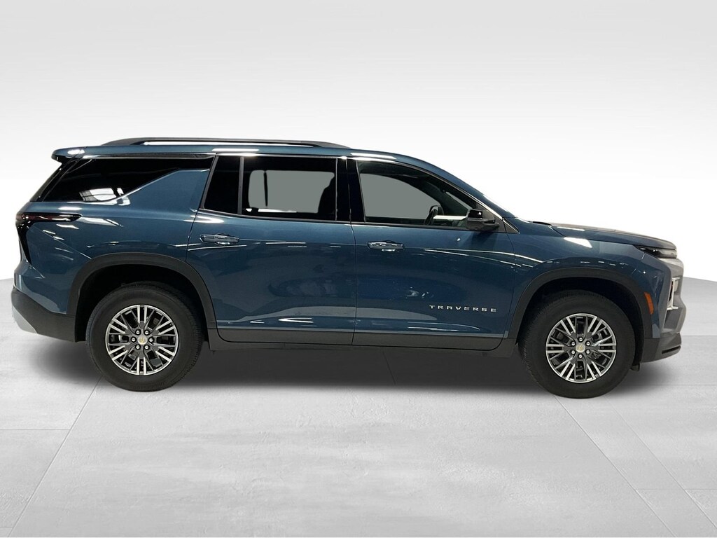 Used 2026 Chevrolet Traverse LT SUV