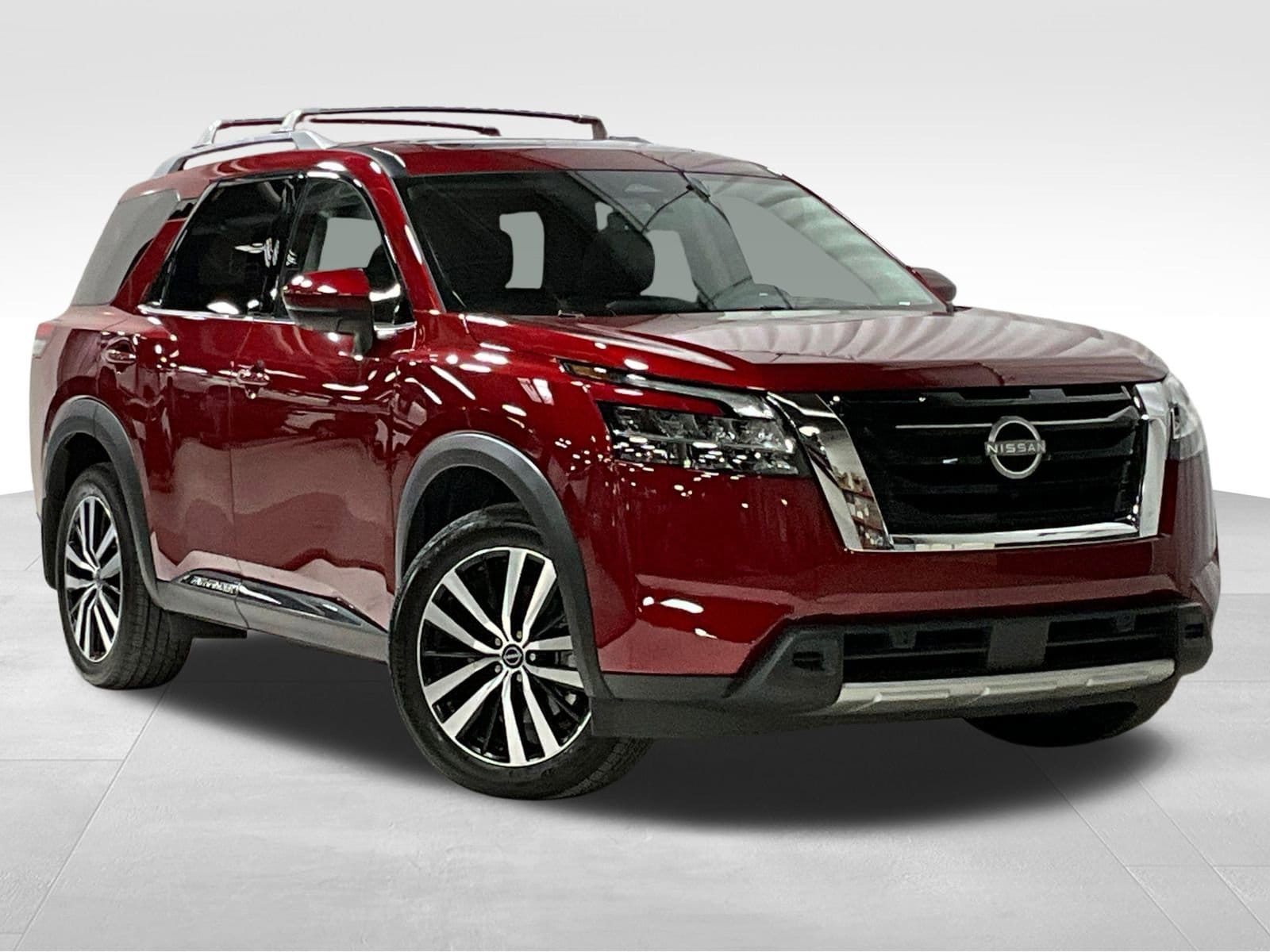 2024 Nissan Pathfinder Platinum 4WD's photo
