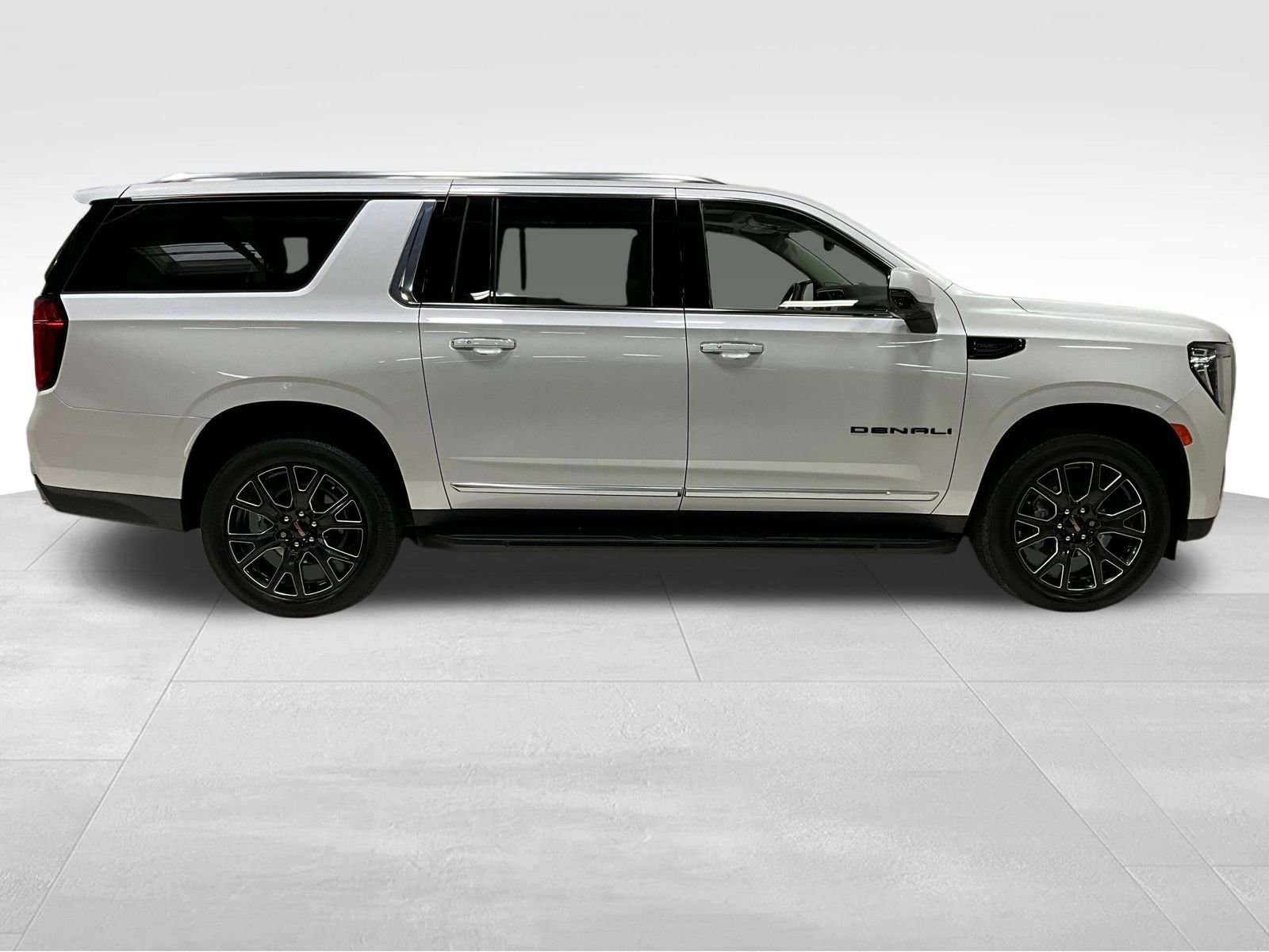 2024 Gmc Yukon XL Denali photo 3