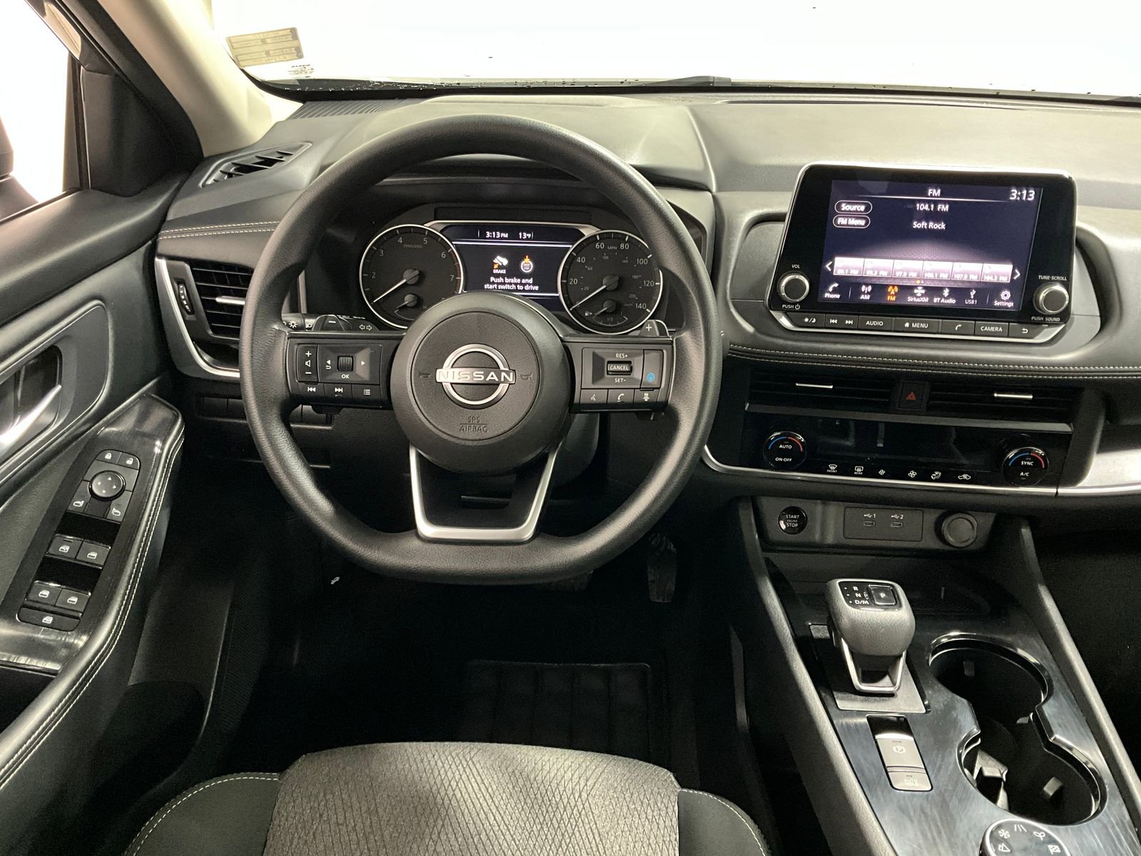 2024 Nissan Rogue SV photo 3