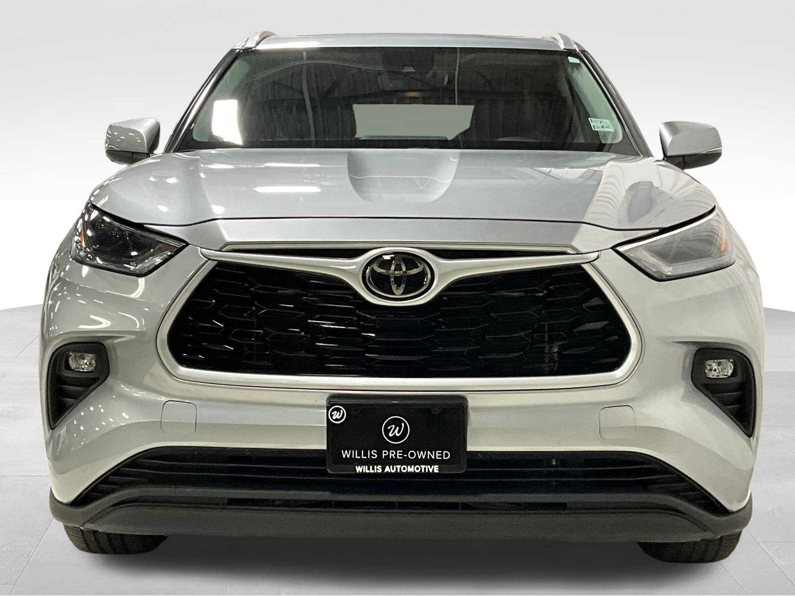 2022 Toyota Highlander XLE photo 2