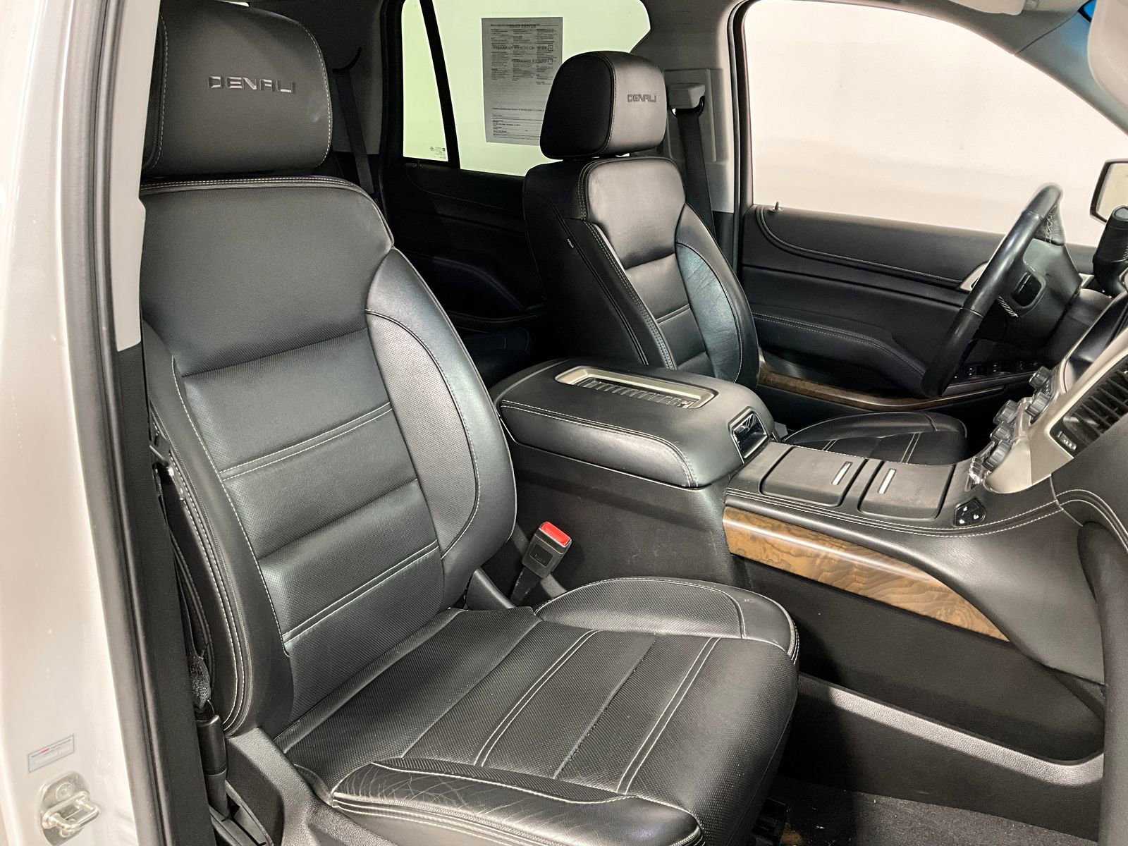 2019 Gmc Yukon Denali photo 2