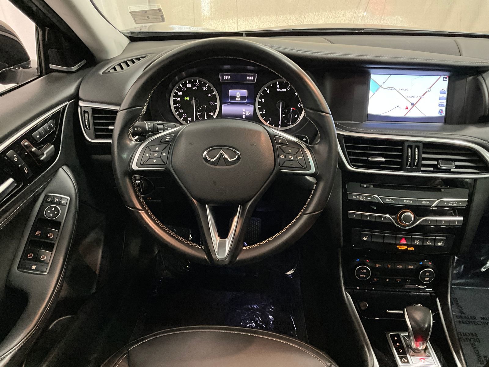 2019 Infiniti QX30 Essential photo 4