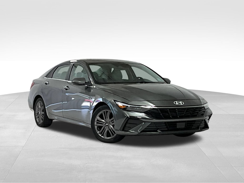 Used 2025 Hyundai Elantra Limited