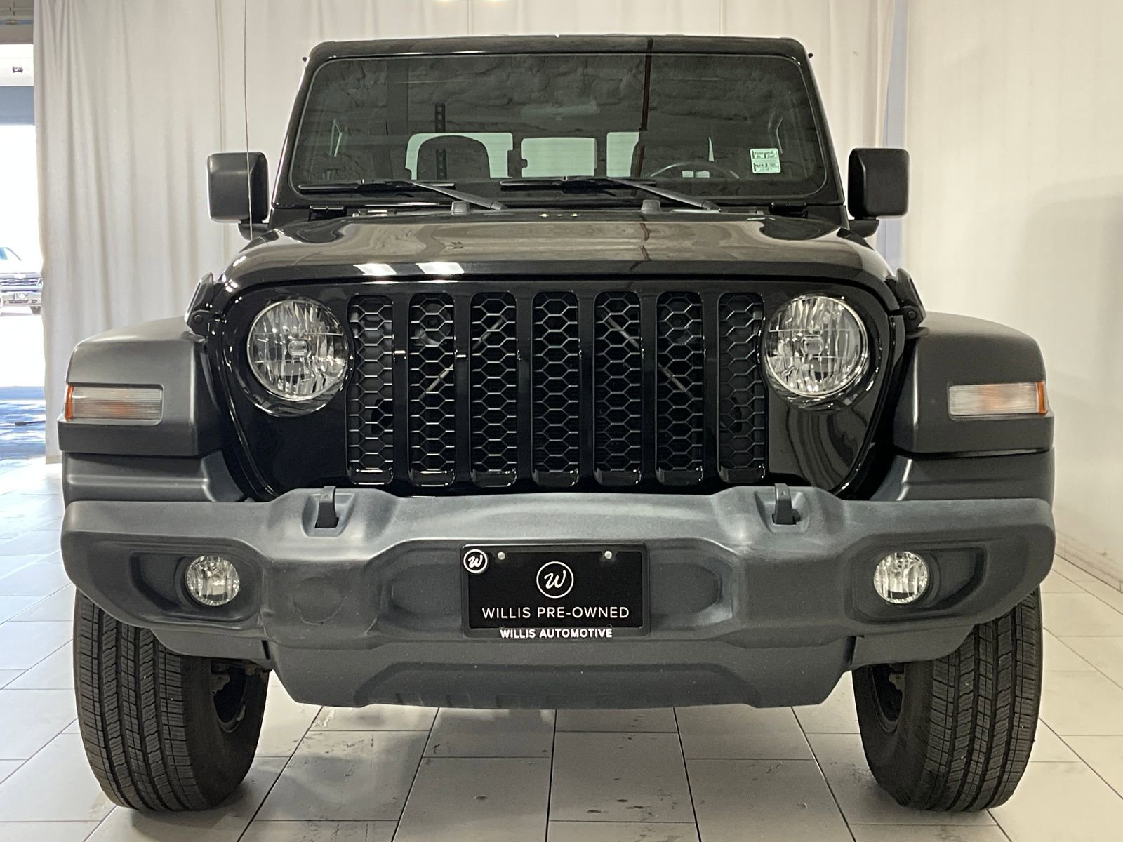 Used 2020 Jeep Gladiator Sport S with VIN 1C6HJTAG0LL119397 for sale in Granger, IA