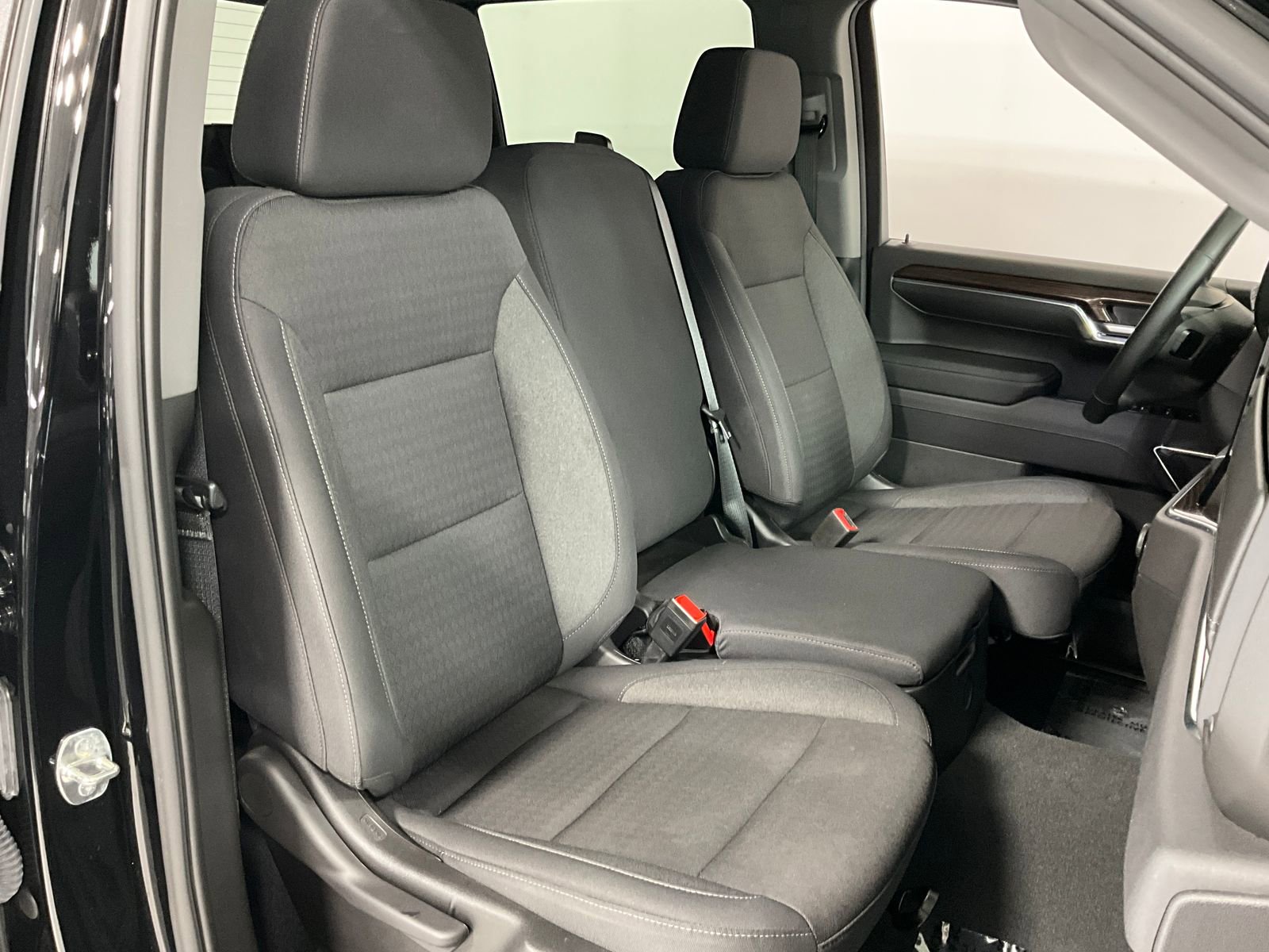 2024 Chevrolet Silverado 1500 LT photo 4