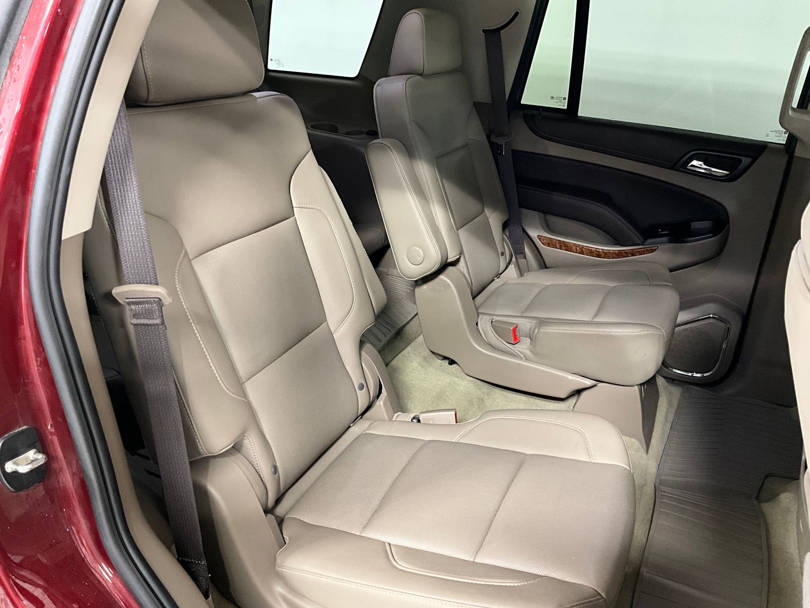 2018 Chevrolet Tahoe Premier photo 3