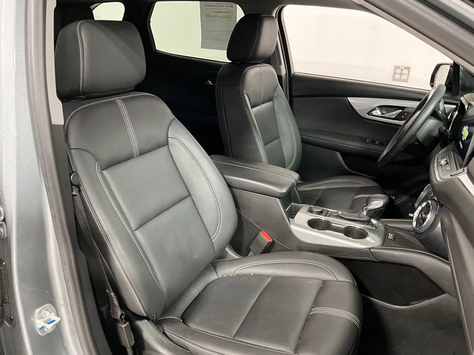 2025 Chevrolet Blazer 3LT photo 2