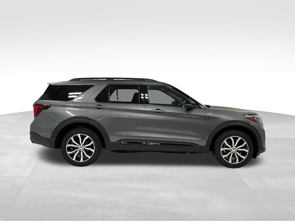 Used 2025 Ford Explorer ST-Line