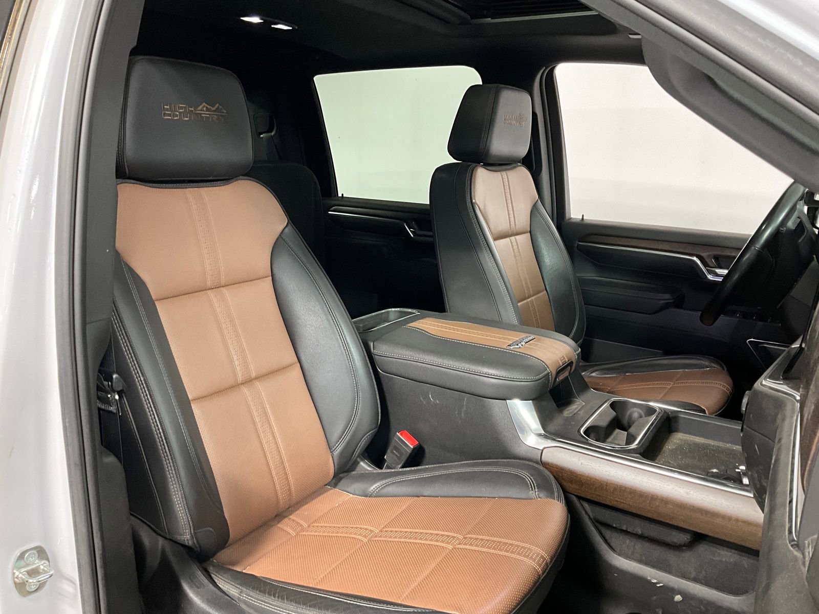 2024 Chevrolet Silverado 3500HD High Country photo 2