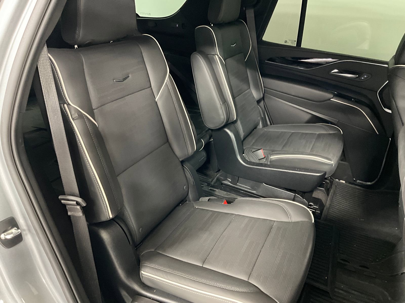 2024 Cadillac Escalade Sport photo 3
