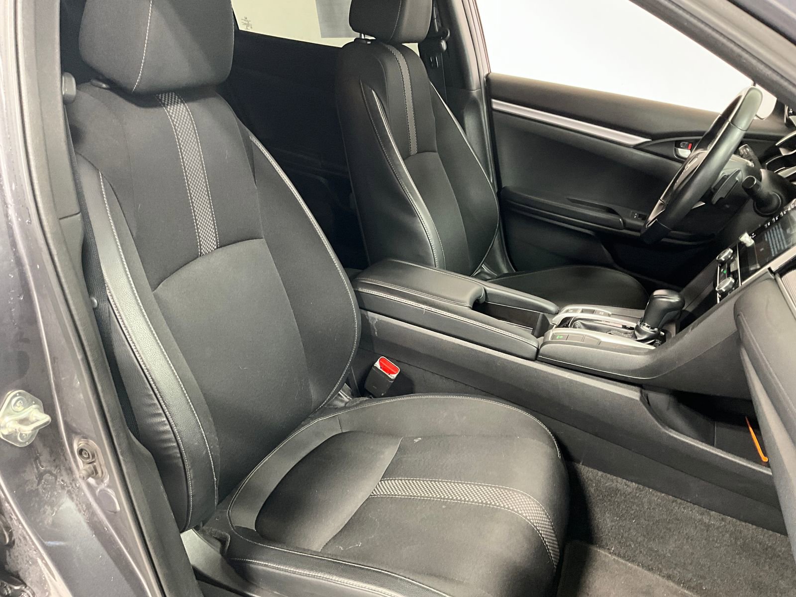 2019 Honda Civic Sport photo 2