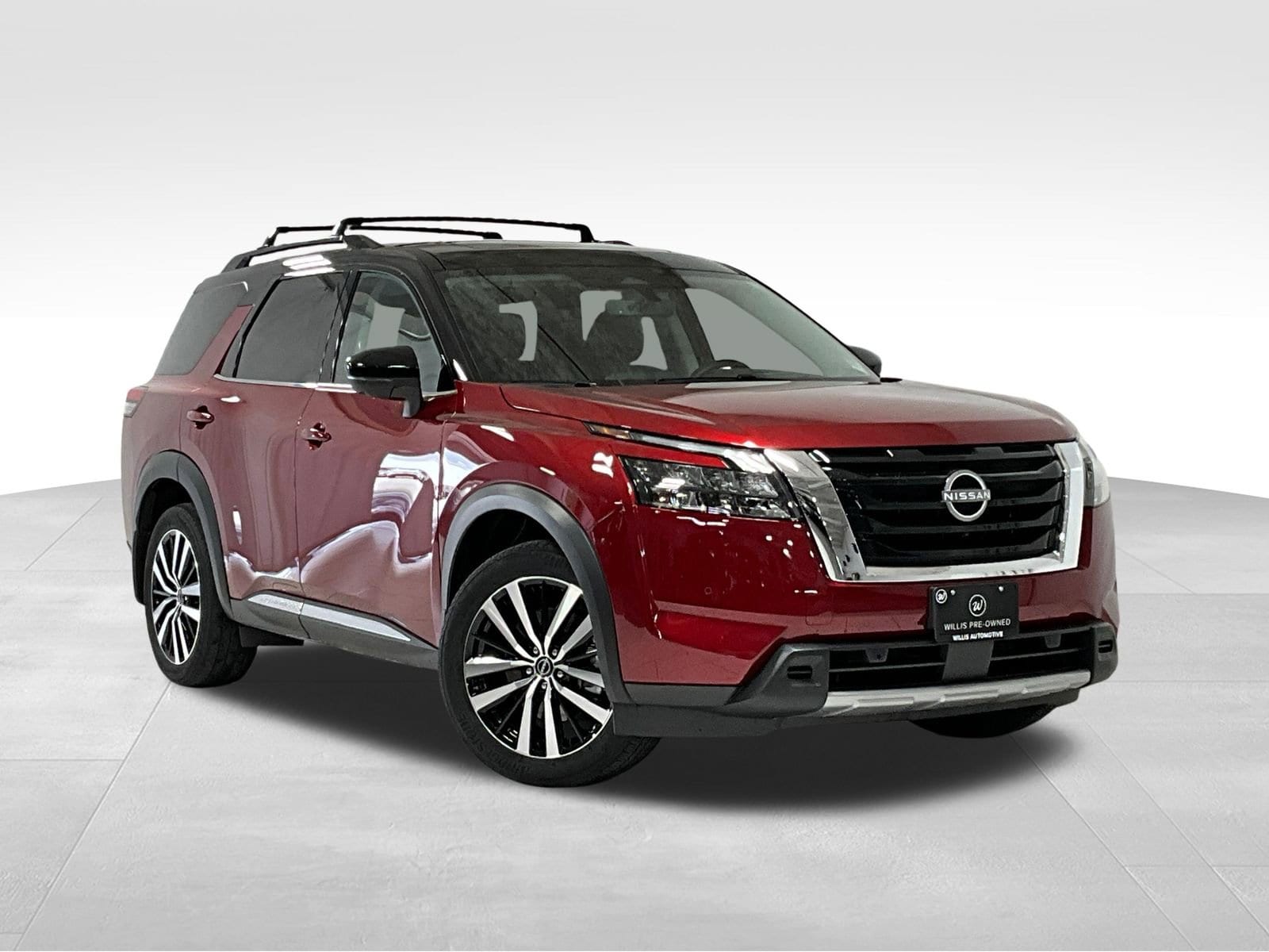 2025 Nissan Pathfinder Platinum 4WD's photo