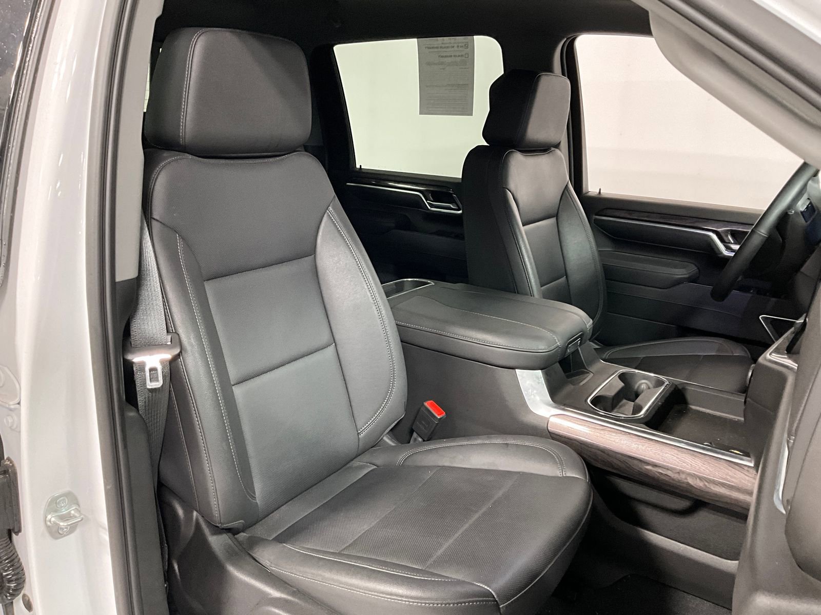 2025 Chevrolet Silverado 2500HD LTZ photo 2