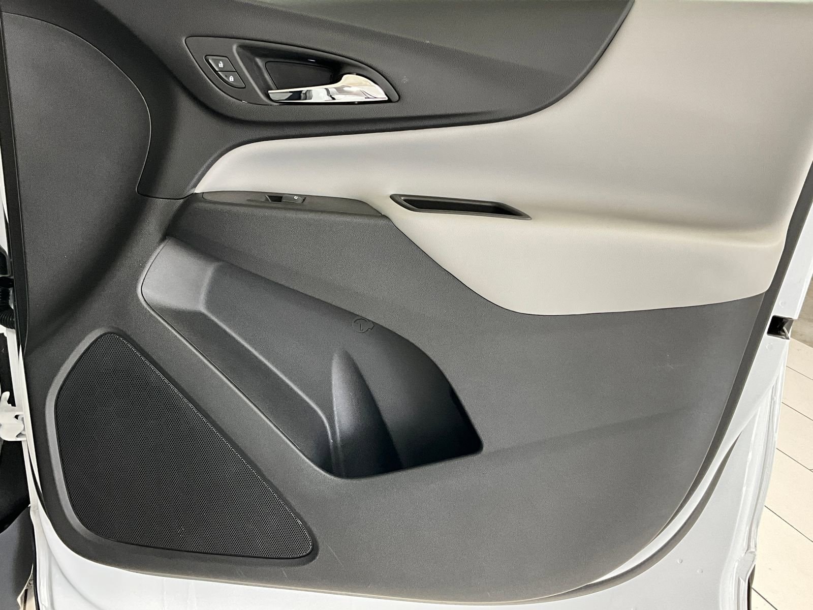 2023 Chevrolet Equinox LS - Photo 24