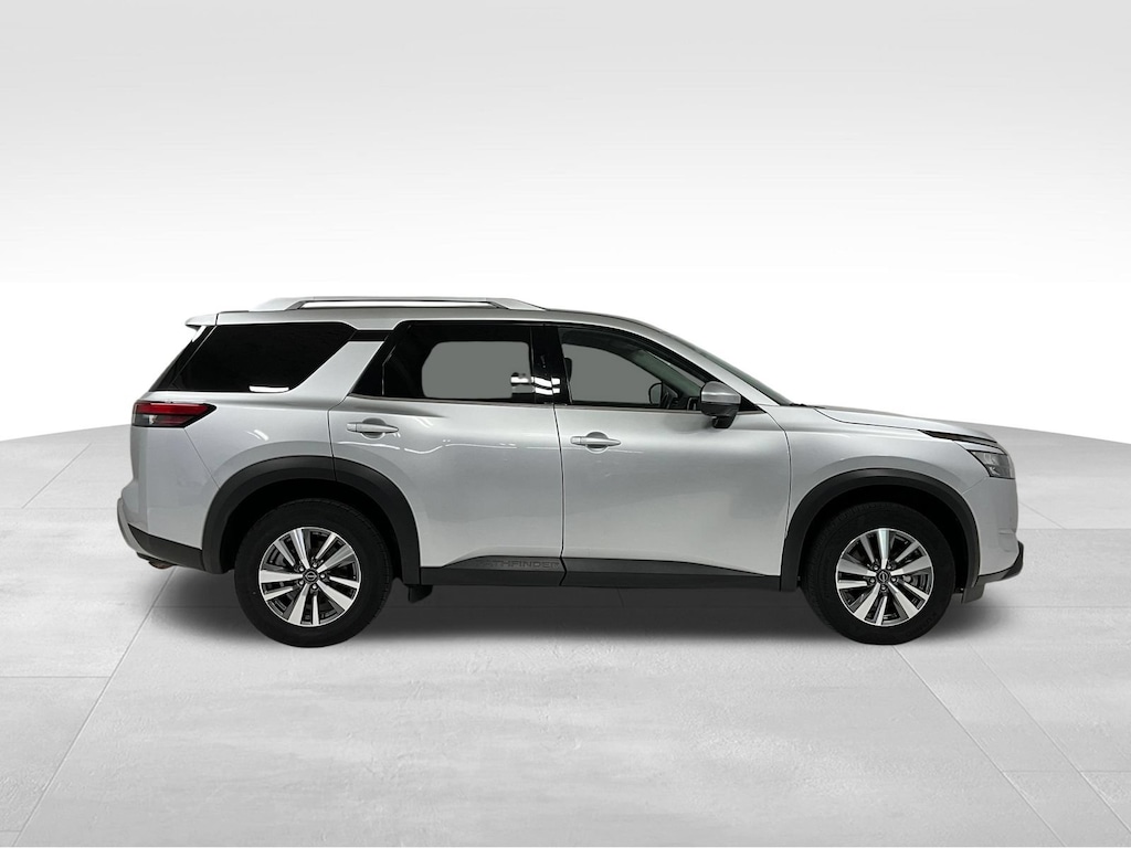 Used 2025 Nissan Pathfinder SL