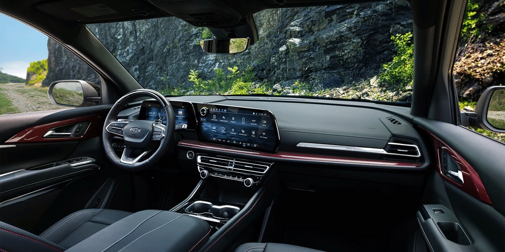 High-tech and spacious cabin of the 2026 Traverse