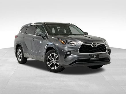 2021 Toyota Highlander XLE SUV
