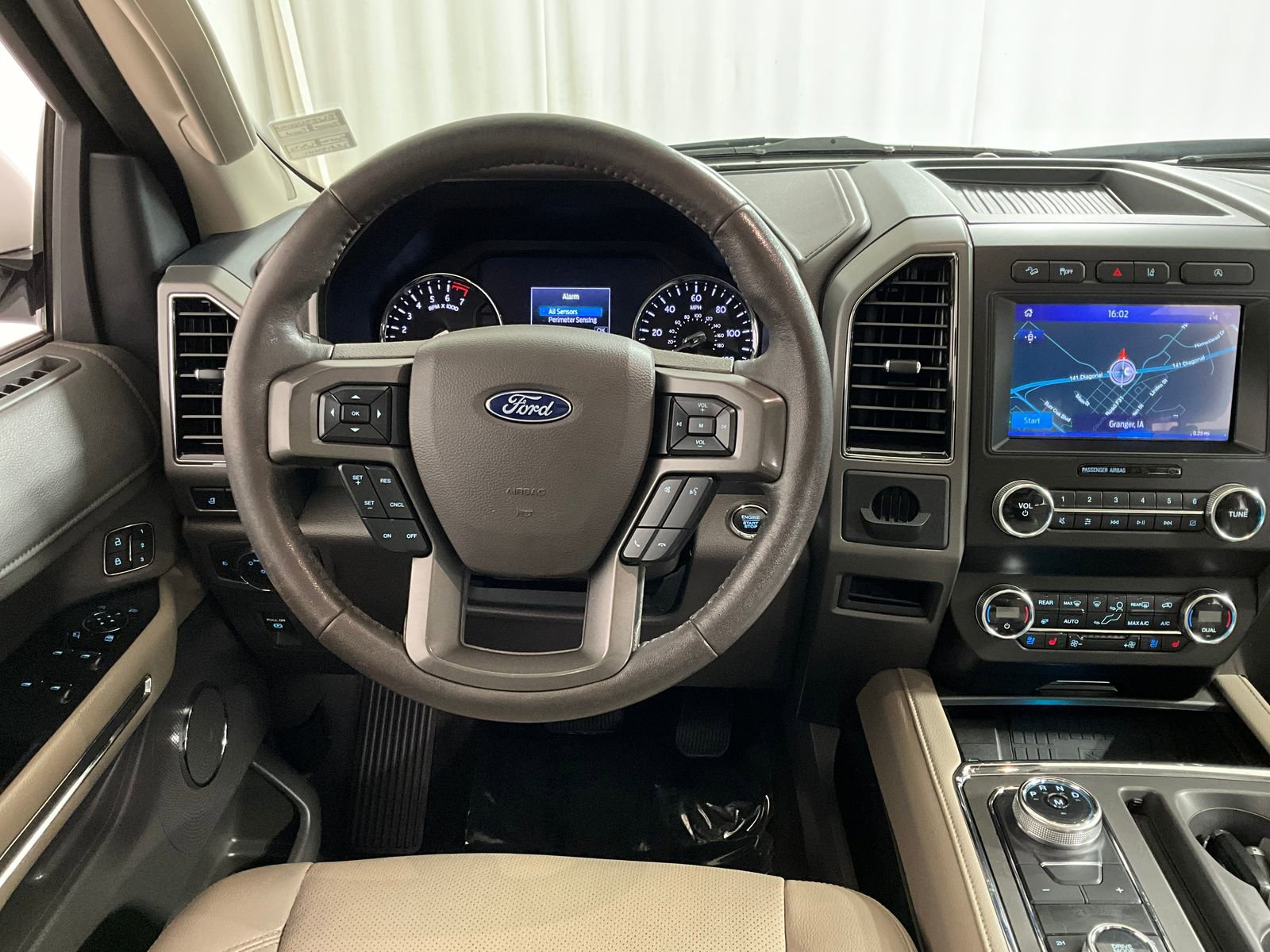 2020 Ford Expedition XLT photo 4