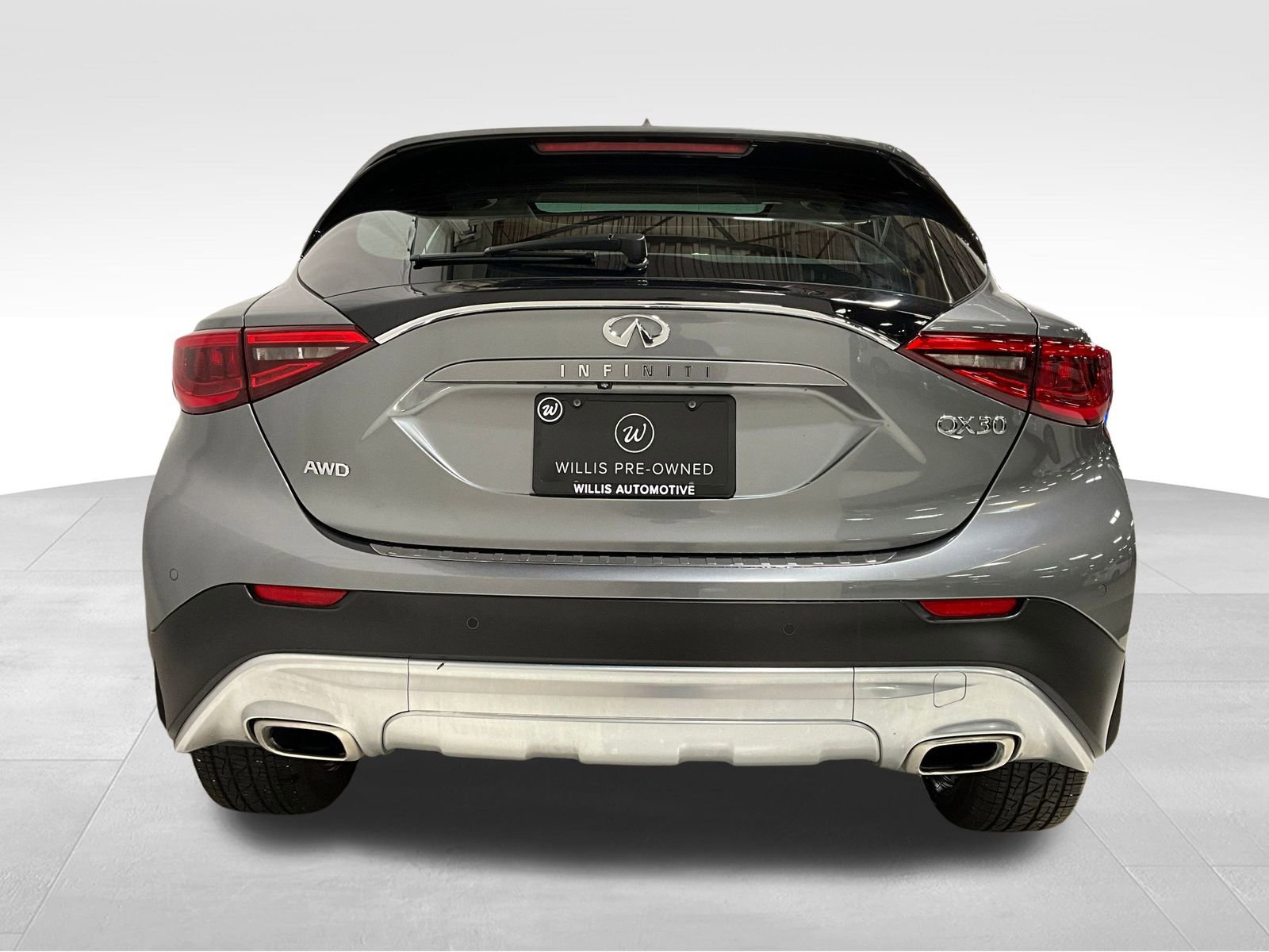 2019 Infiniti QX30 Essential photo 3