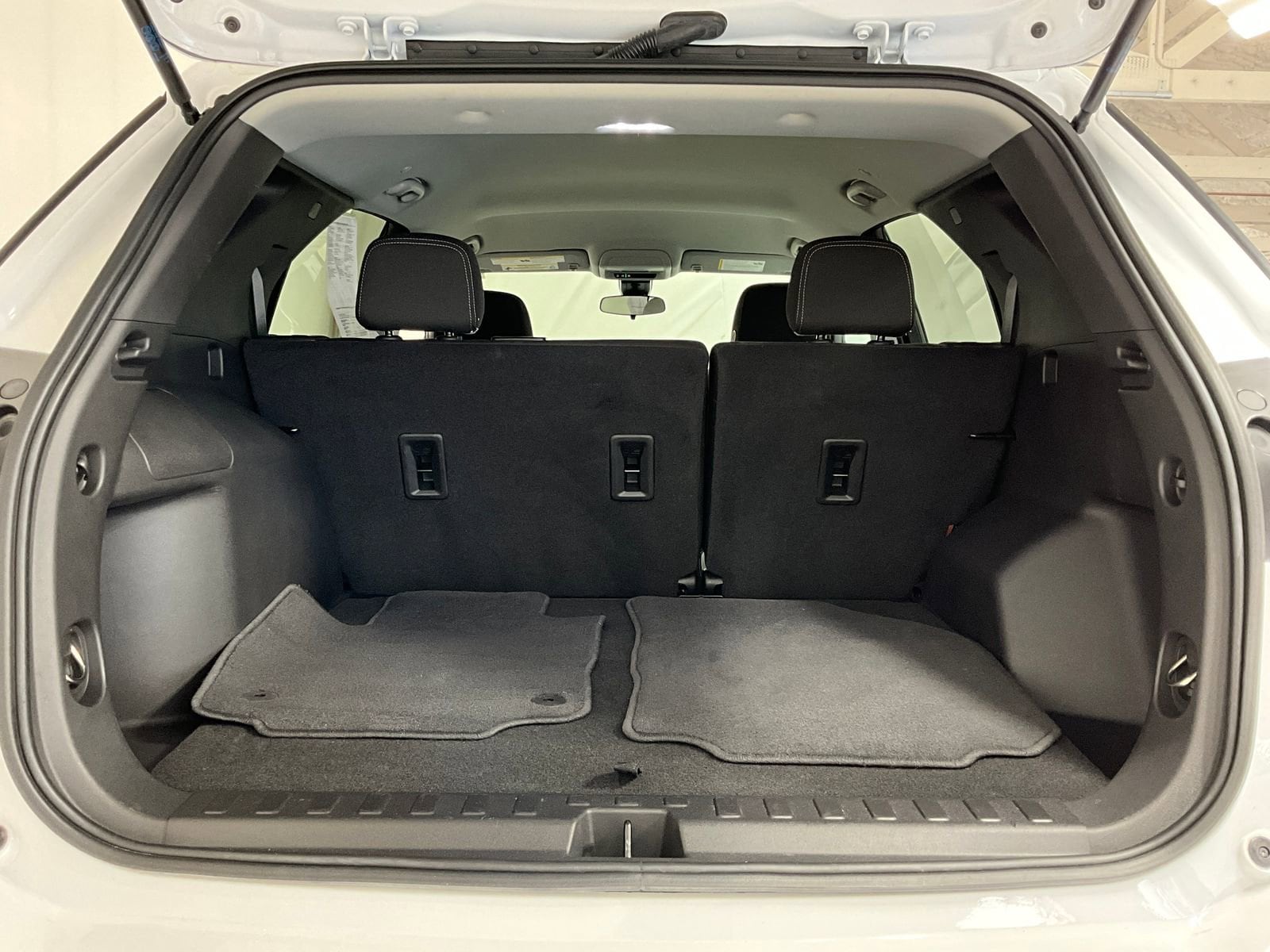 2023 Chevrolet Equinox LS - Photo 26