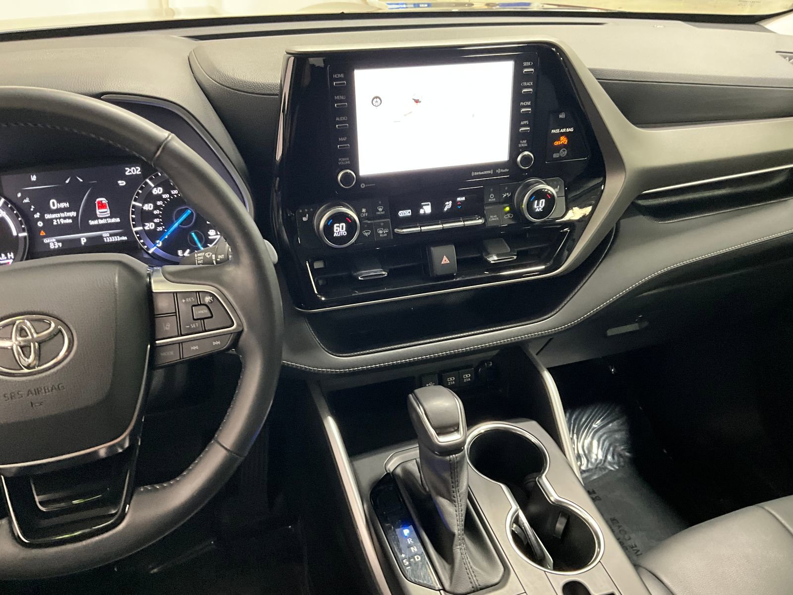 2021 Toyota Highlander Hybrid XLE photo 2