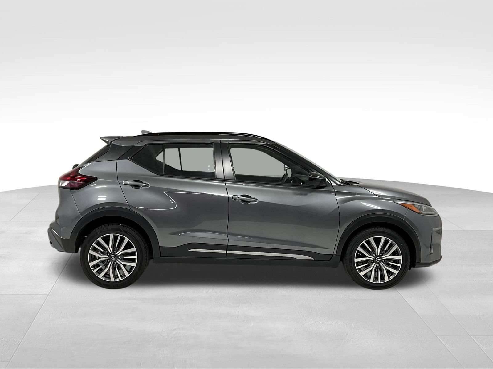 Used 2024 Nissan Kicks SR
